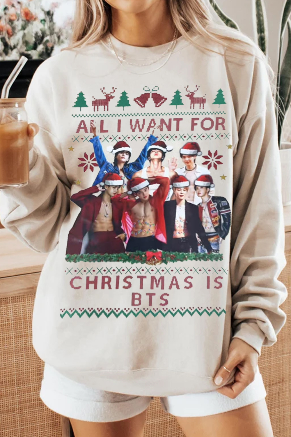 💋✨ BTS Christmas Sweatshirt