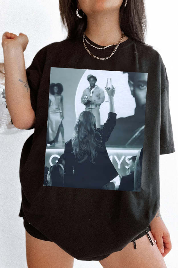 Swiftie Friends Reputation Tee For Women