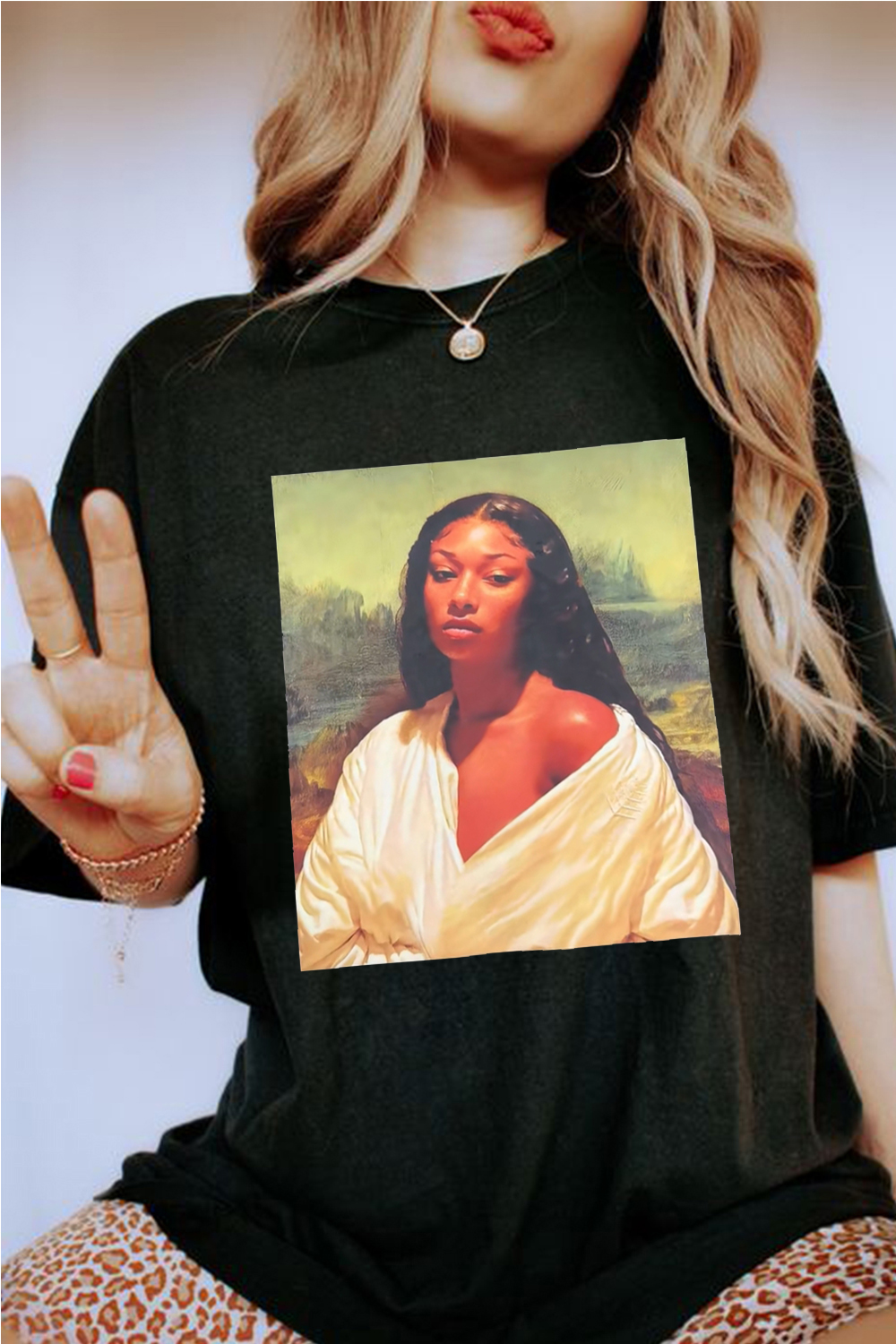 Unbox Megan Mona Lisa “Hot Girl Summer” with me T-SHIRT