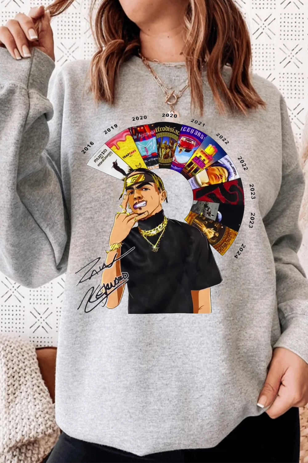 Rauw’s crew neck sweatshirt