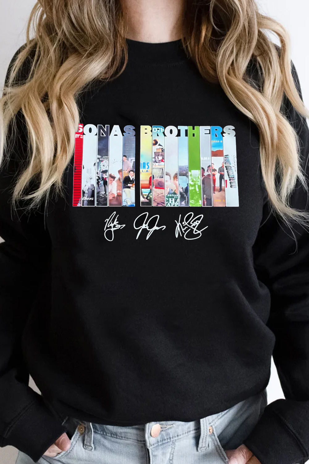 Jonascon's printed sweatshirt