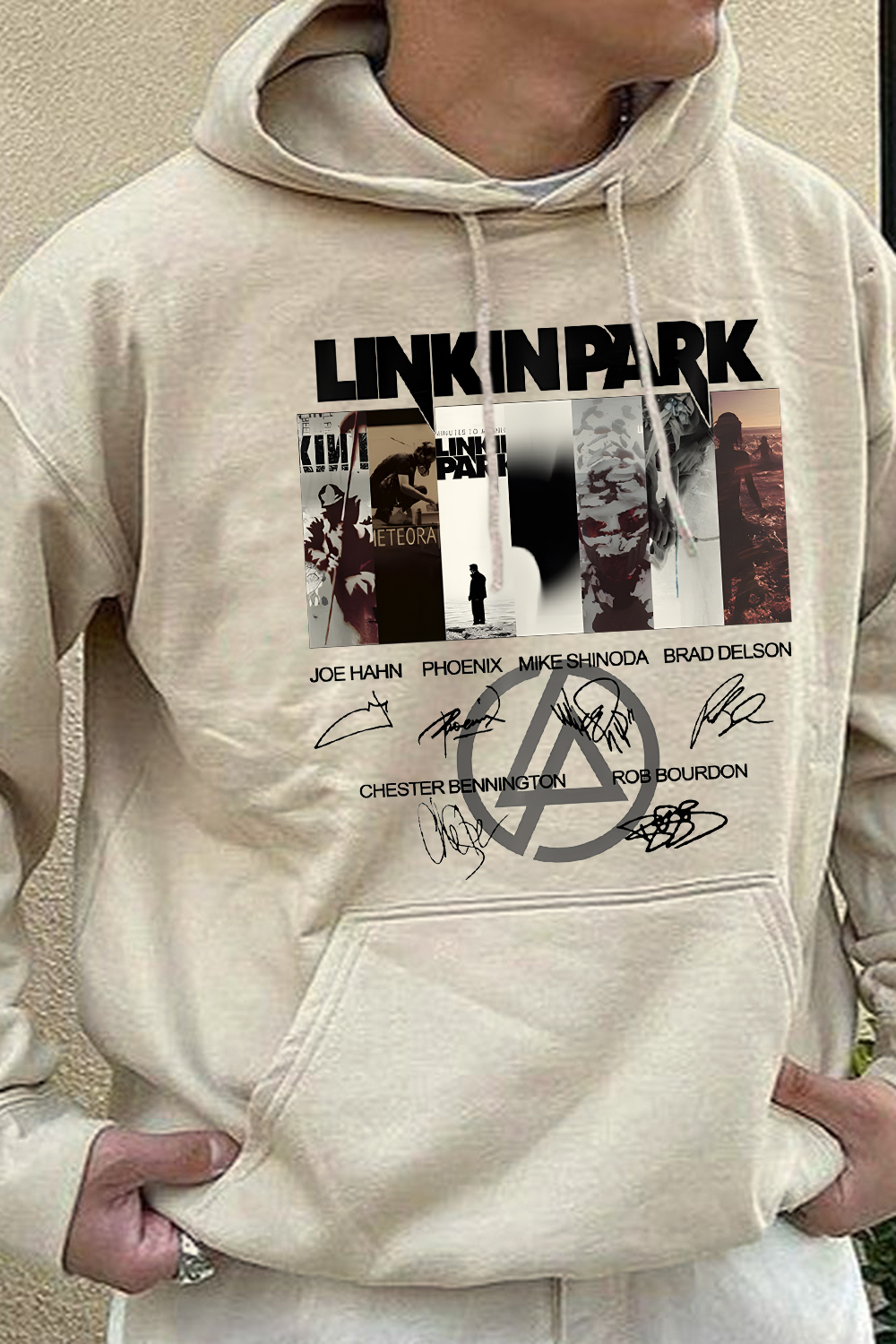 LP Logo Signatures Hoodie-MEN