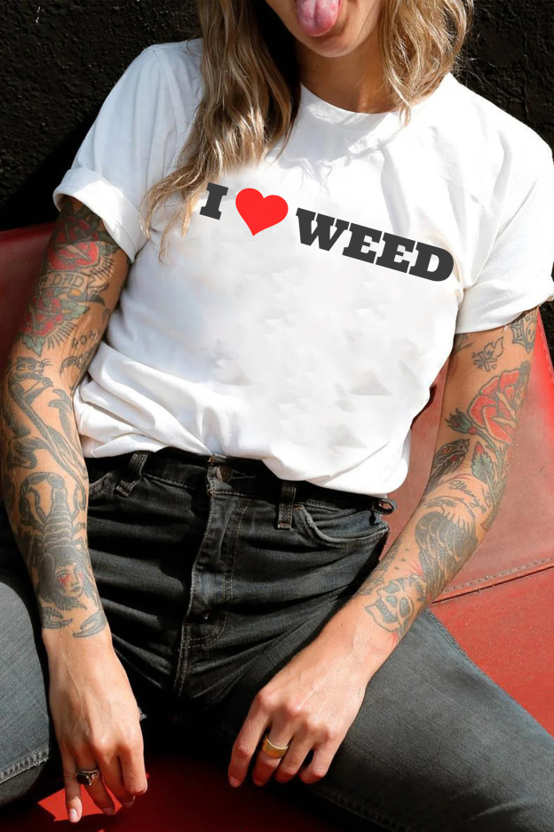 I love Weed - Unisex T-SHIRT