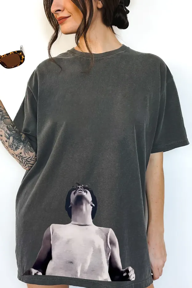 La Bamba Graphic 90s Tee For Women