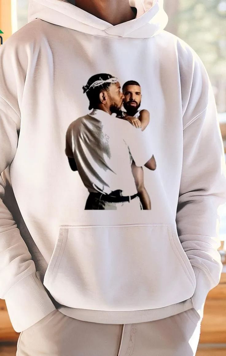Kendrick Lamar Holding Baby Drake Unisex  Hoodie