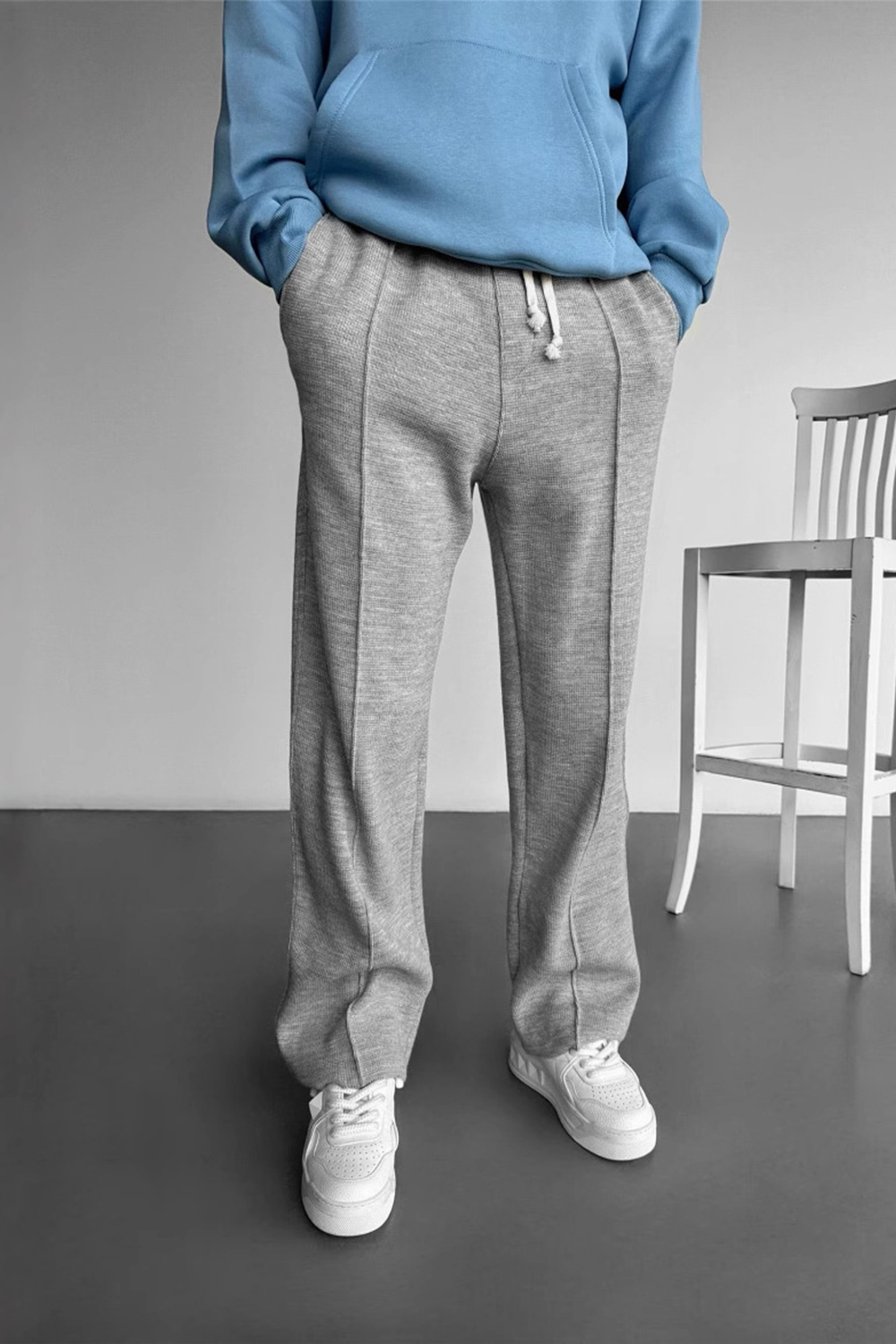 Solid color jogging pants