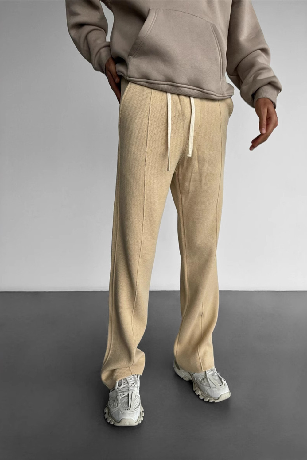 Solid color jogging pants