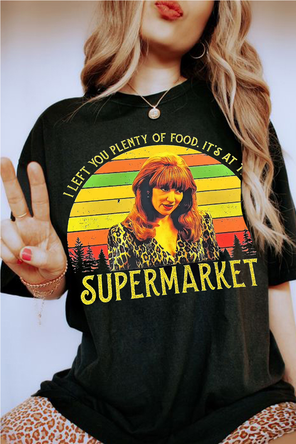 Peggybundy Tee