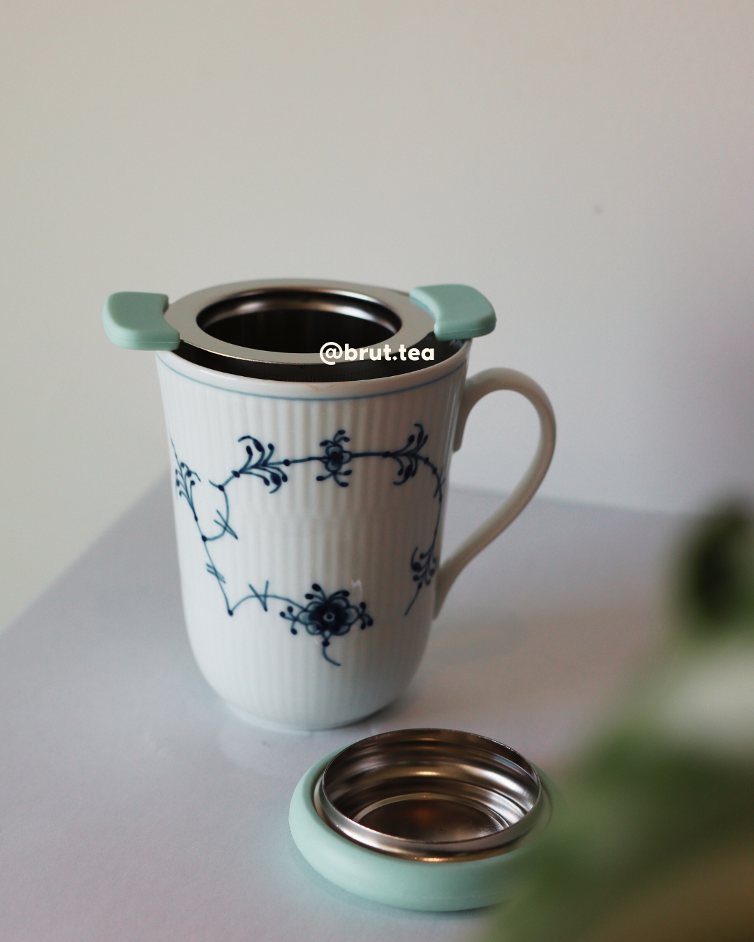 brut tea Top Hat Tea Strainer | Mug Infuser for Loose Leaf Tea