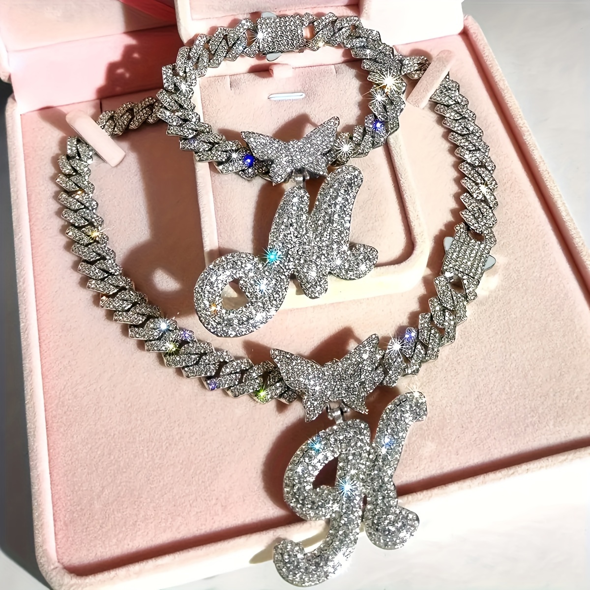 🎁 50% sleva na všechny produkty ! 🦋Dámské šperky Initial Butterfly Pendant Ice Crystal Náhrdelník💎