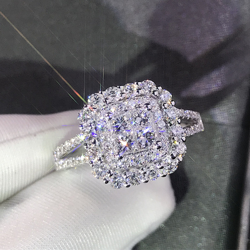 🎁 50% sleva na všechny produkty ! 💍Zirkonem zdobený čtvercový šumivý prsten✨