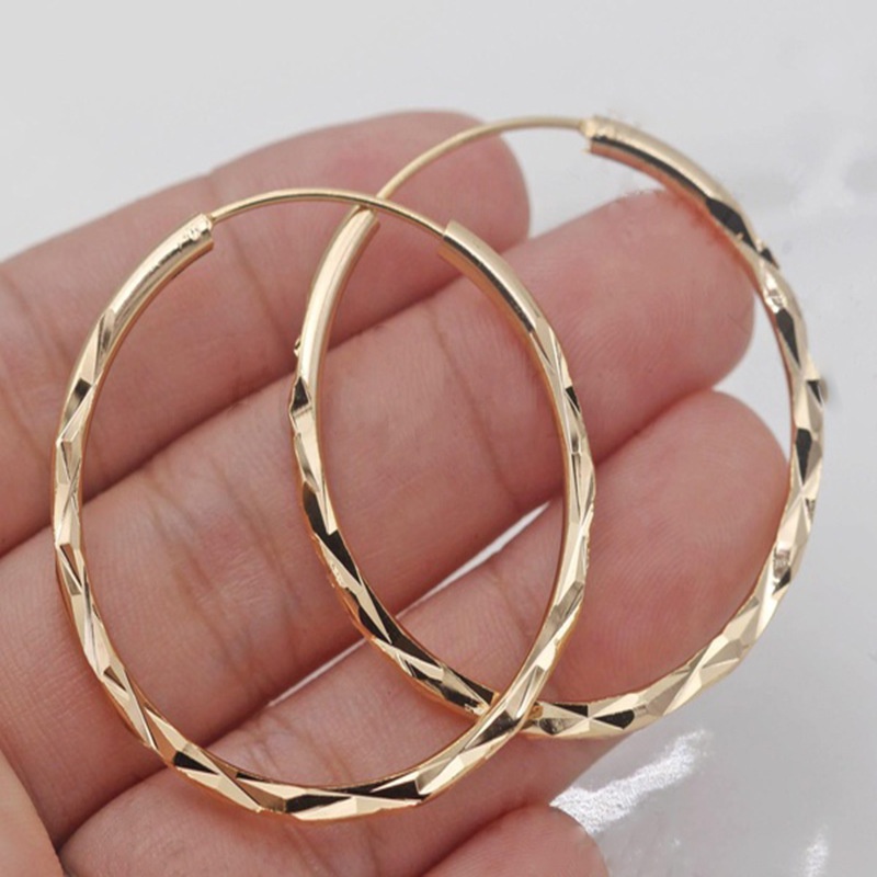 🎁 50% sleva na všechny produkty !💫Jednoduché kruhové náušnice z 18K zlata✨