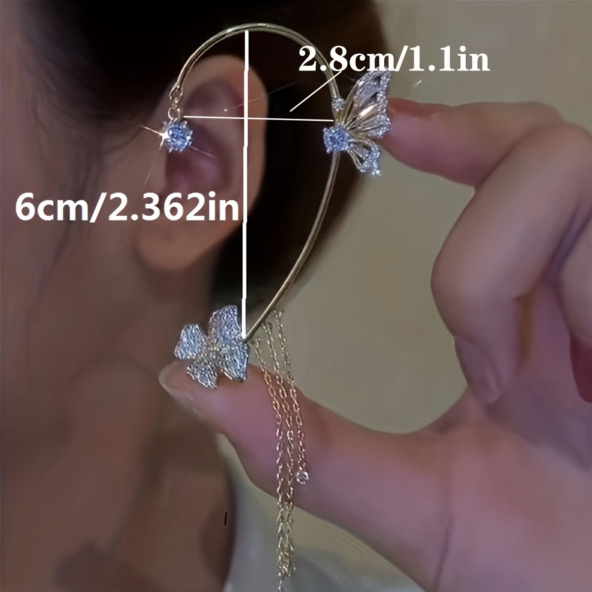 🎁 50% sleva na všechny produkty !🦋Nádherné náušnice s řetízkovým designem s třpytivým motýlkem✨