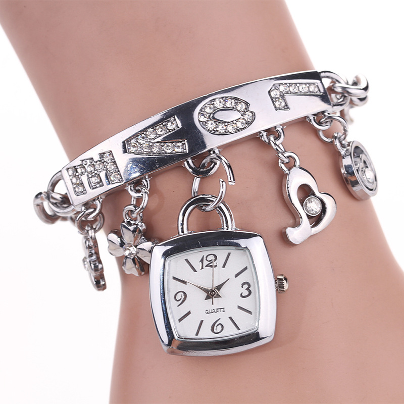 🎁 48% sleva na všechny produkty !💞dámské hodinky s náramkem⌚