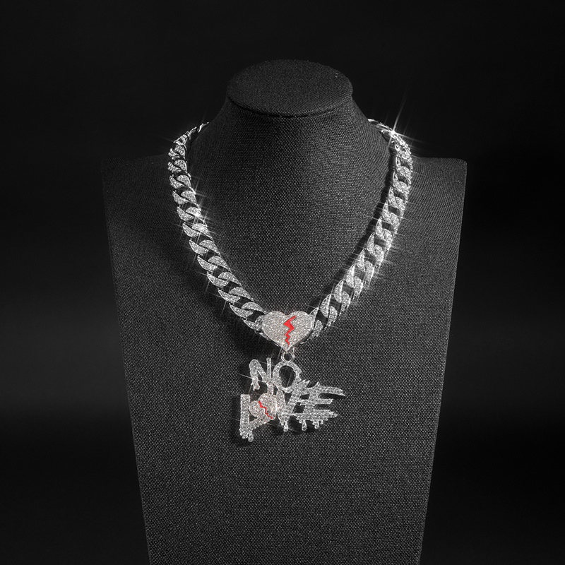 🎁 50% sleva na všechny produkty !💎Pánský přívěsek Love No Love s drahokamu popraskaný🤘
