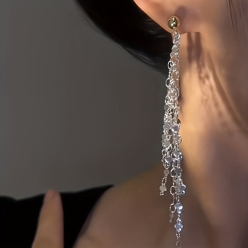 🎁 50% sleva na všechny produkty !💫Náušnice s lesklým stříbrným řetízkem se střapcem✨