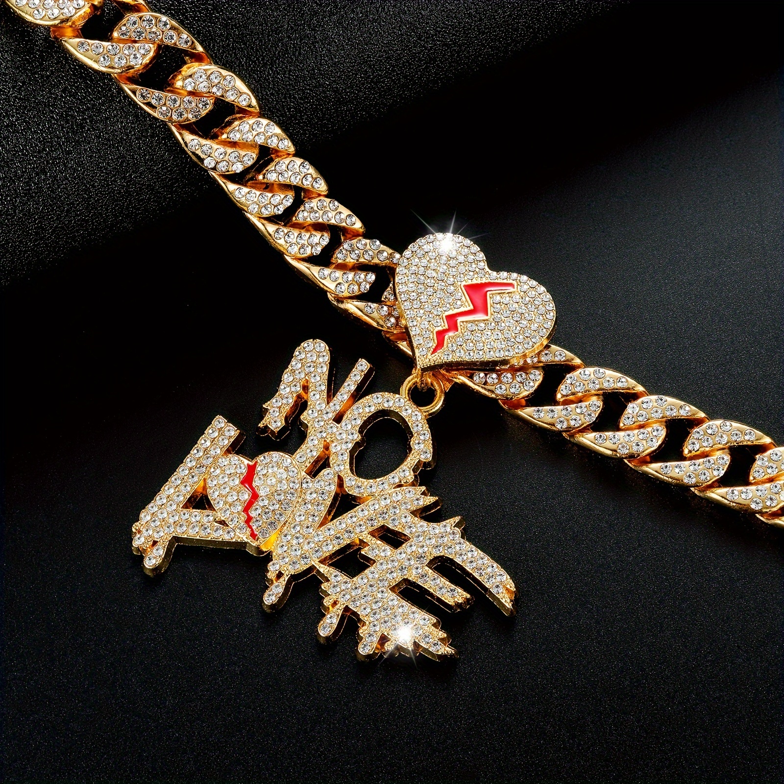 🎁 50% sleva na všechny produkty !💎Pánský přívěsek Love No Love s drahokamu popraskaný🤘