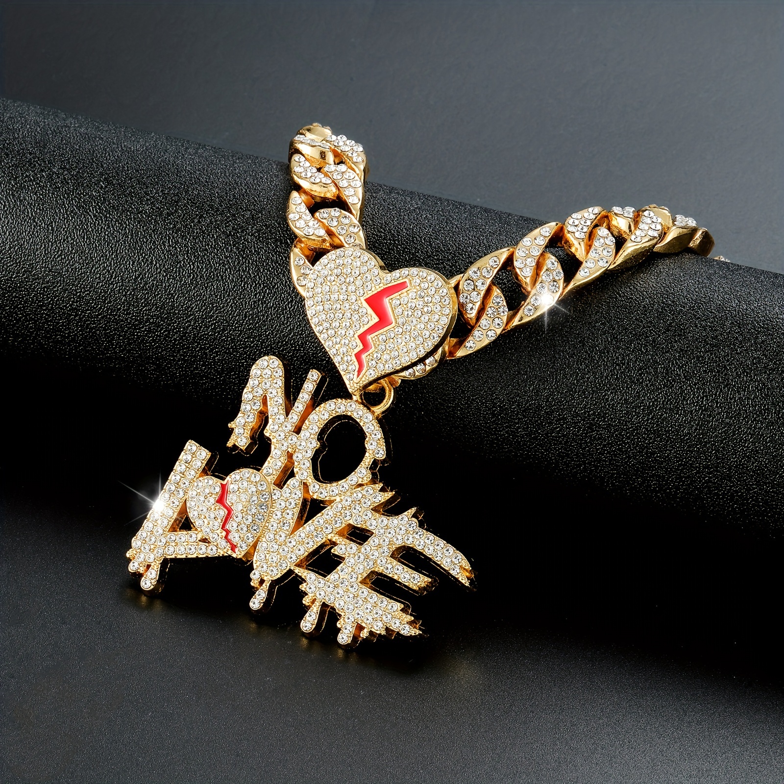 🎁 50% sleva na všechny produkty !💎Pánský přívěsek Love No Love s drahokamu popraskaný🤘