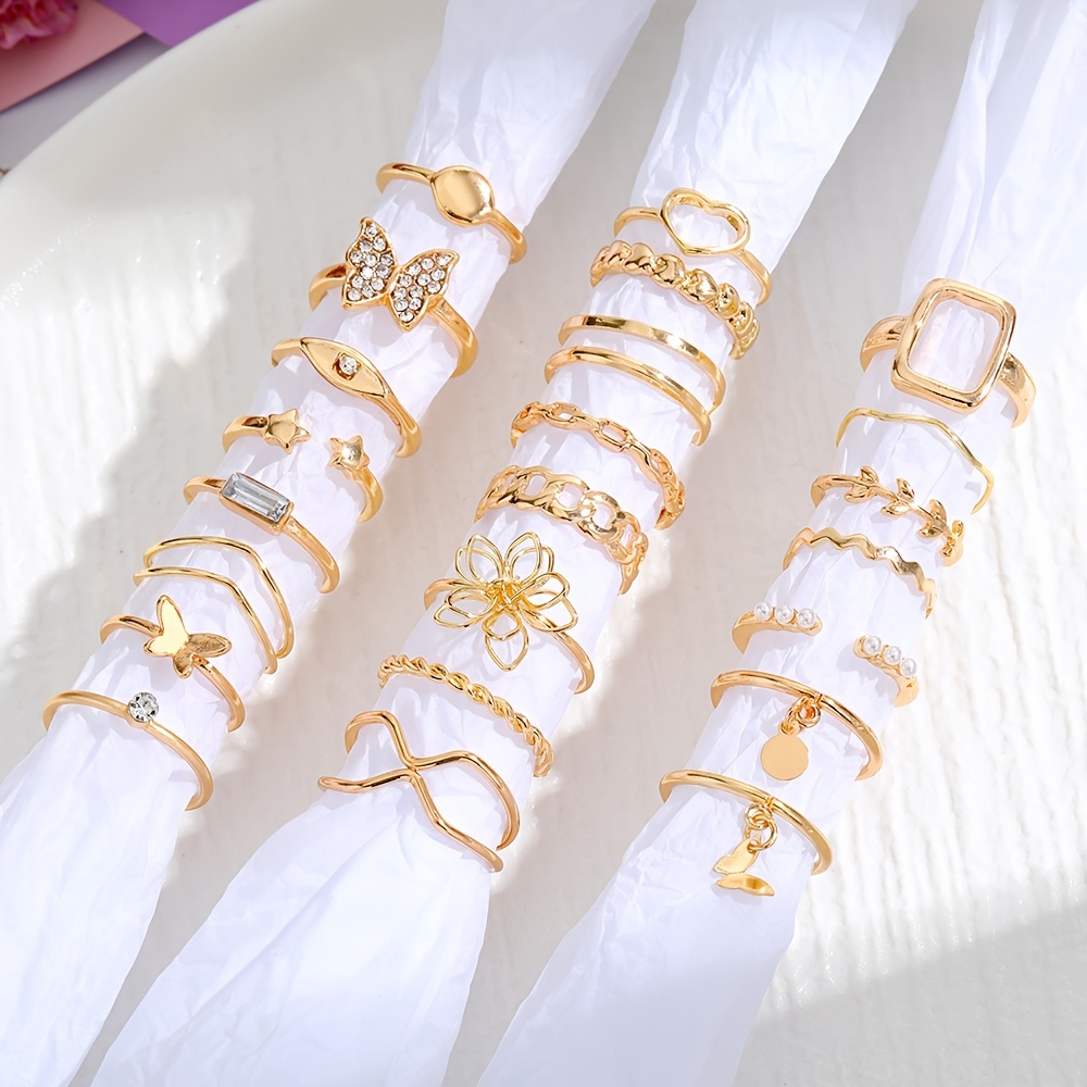 🎁 50% sleva na všechny produkty !🌸Personalizovaná sada zlatých a stříbrných květinových prstenů s kamínky a perlami💫