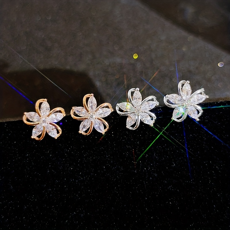 🎁 50% sleva na všechny produkty ! ✨Lesklý jemný květinový design sexy a roztomilé stylové dámské náušnice pozlacené 14K zlatem💖