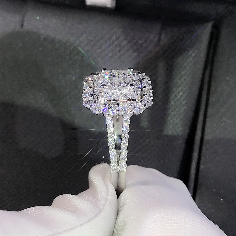 🎁 50% sleva na všechny produkty ! 💍Zirkonem zdobený čtvercový šumivý prsten✨