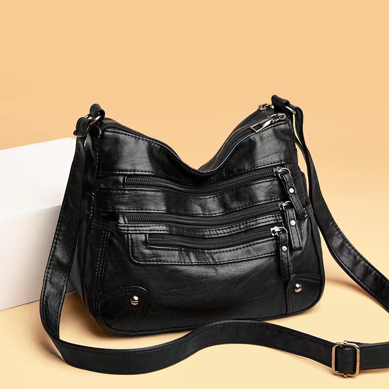🎁 48% sleva na všechny produkty !💼 Crossbody kabelka zdobená cvočky 🌟