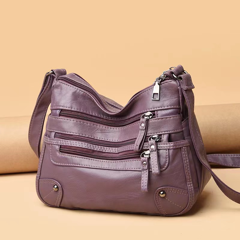 🎁 48% sleva na všechny produkty !💼 Crossbody kabelka zdobená cvočky 🌟
