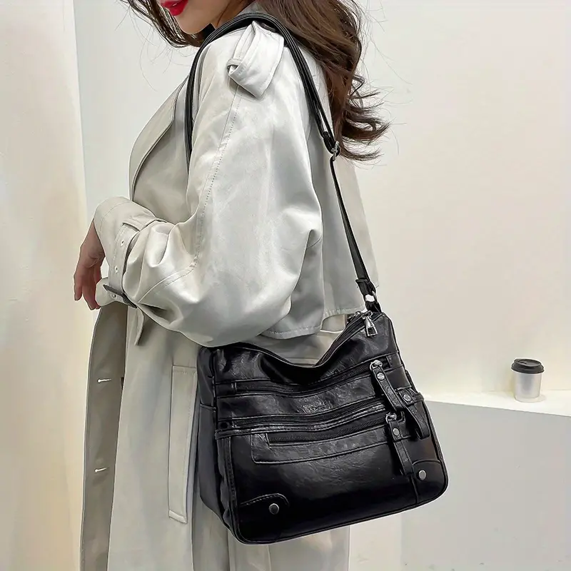 🎁 48% sleva na všechny produkty !💼 Crossbody kabelka zdobená cvočky 🌟