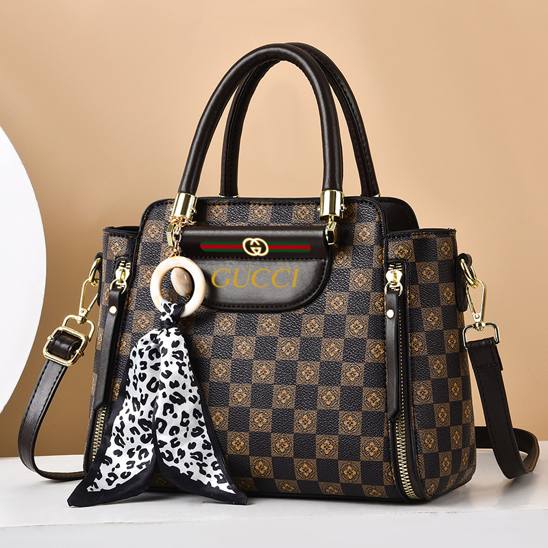 GUCCI Нова модна кожена чанта в контрастен цвят от 2024 г