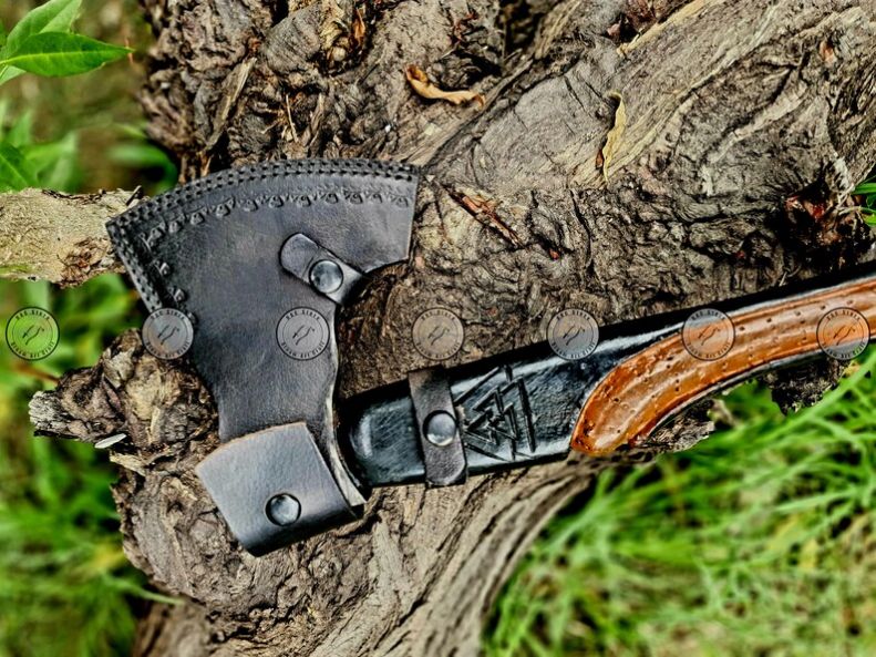Axa vikingă din oțel carbon handmade, topor tactic, cel mai bun cadou pentru el