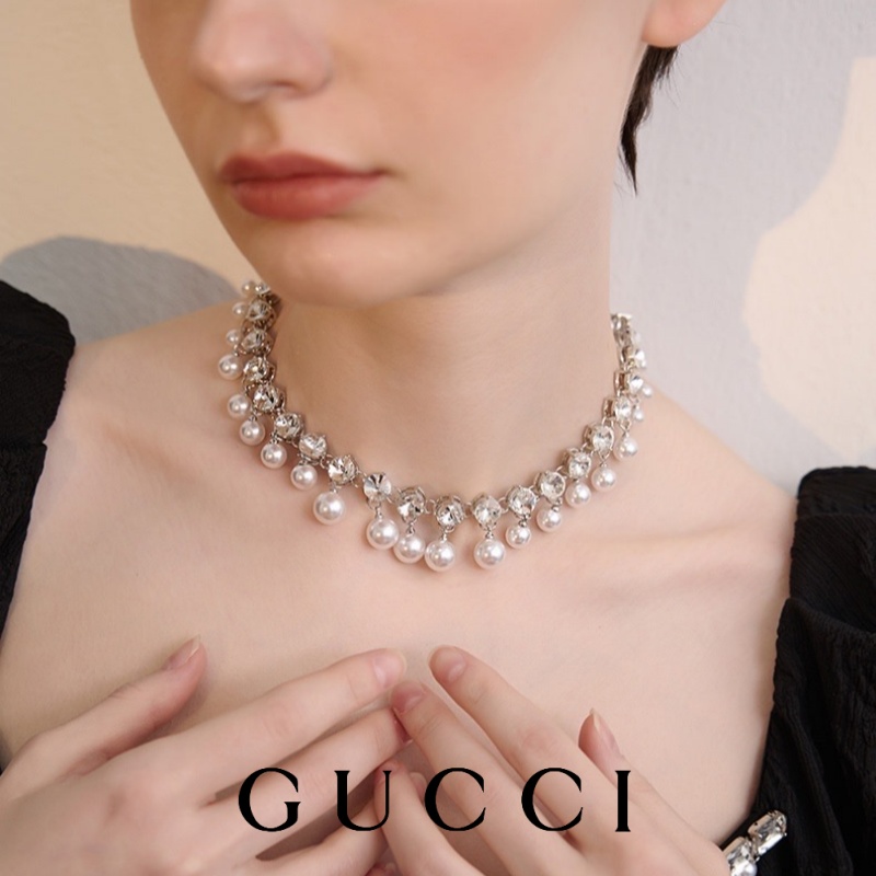 Colier cu ciucuri de perle de seară Gucci