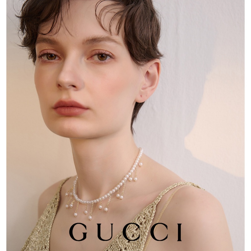 Αλυσίδα κλείδας με μαργαριτάρι φούντα Gucci