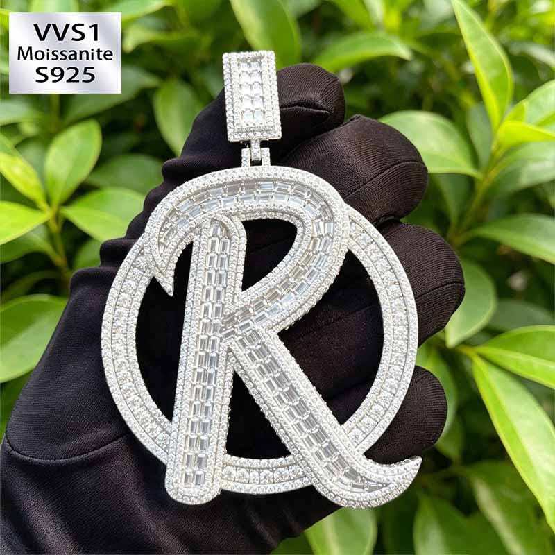 Hip‑Hop Letter R Moissanite Pendant