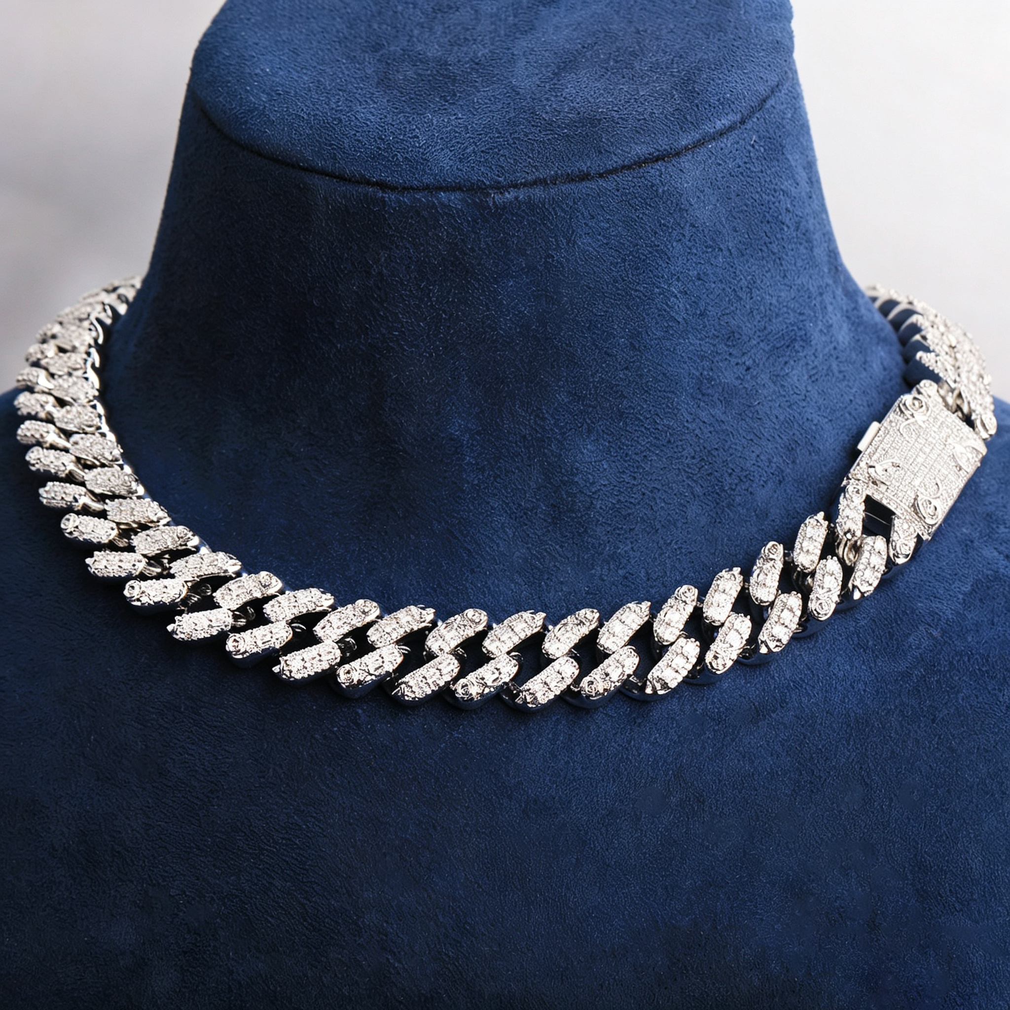 S925 Silver Moissanite Floral Relief & Dove Cuban Chain