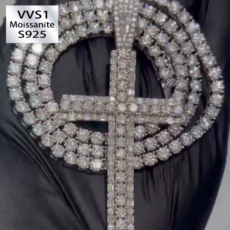 VVSBOX Diamond Cross Pendant