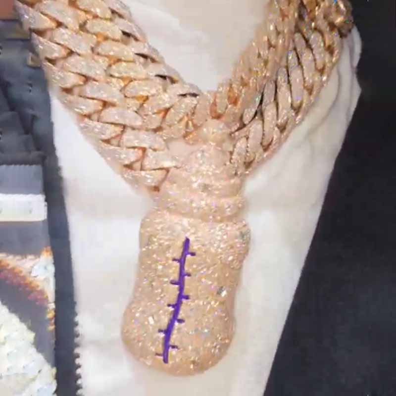 New Bottle Moissanite Rounds Emeralds Pendant