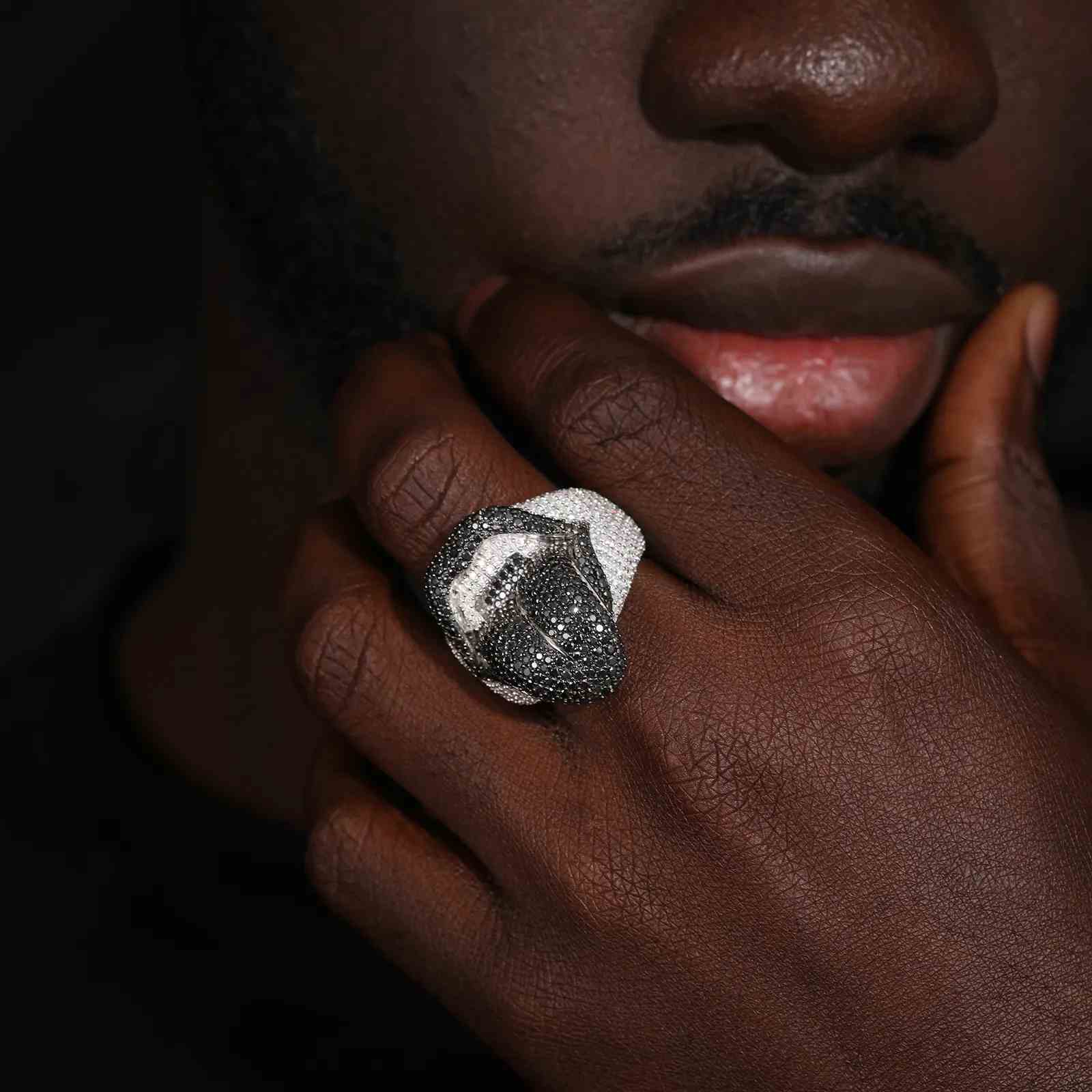 Moissanite Tongue-out Ring With Personality