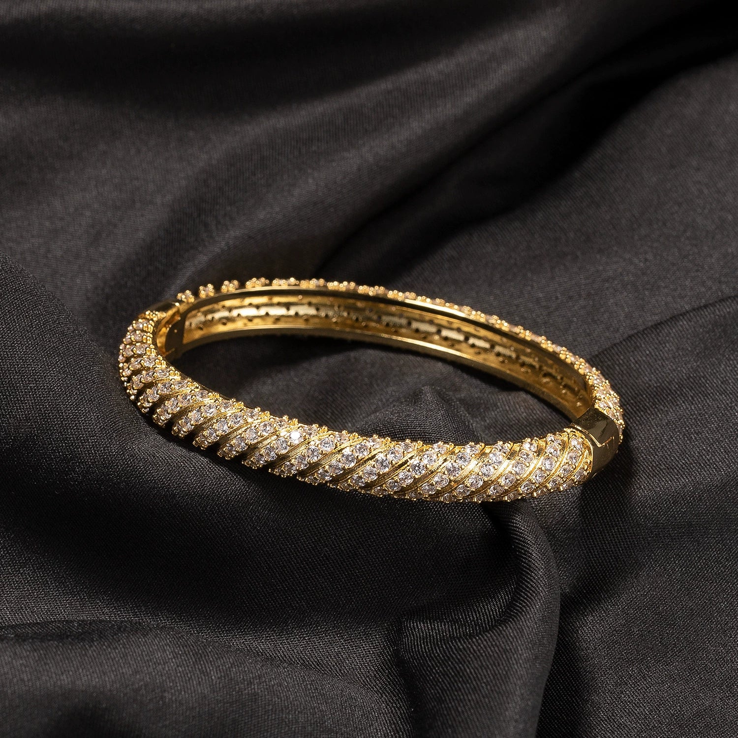 9mm Moissanite Twisted Bangle Diagonal Faceting