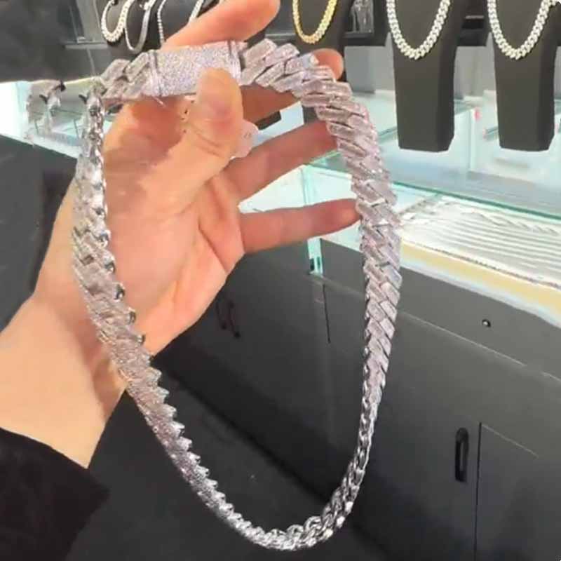 19mm Prong Baguette Moissanite Cuban Chain