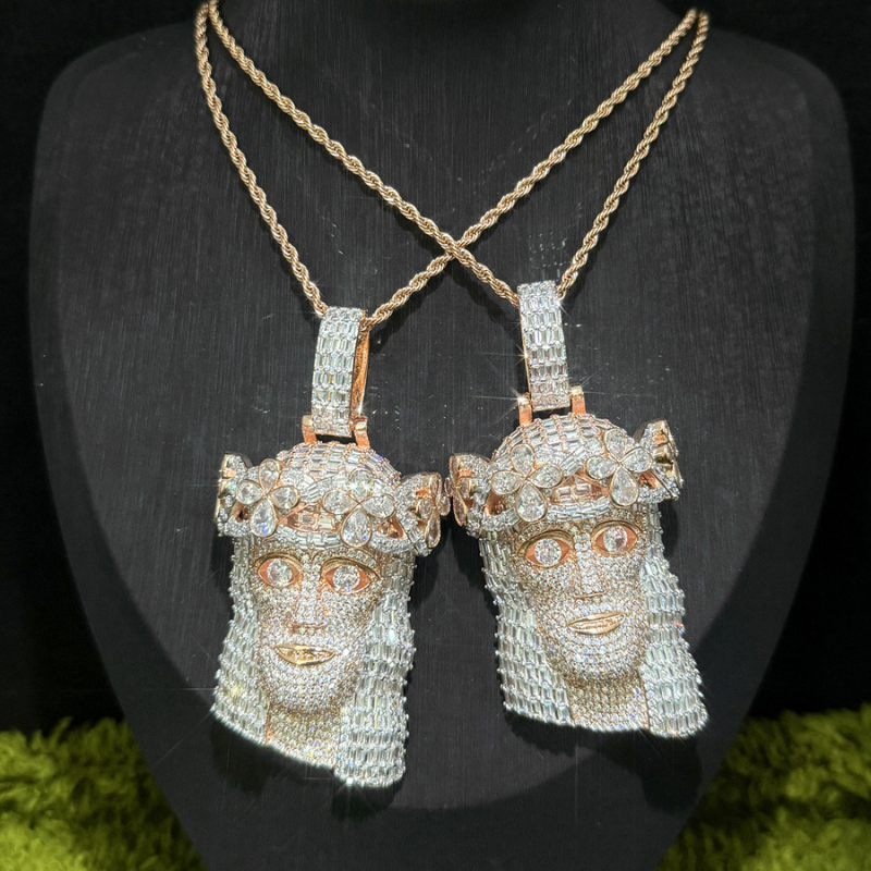 Moissanite Four-Leaf Clover Headdress Jesus Pendant