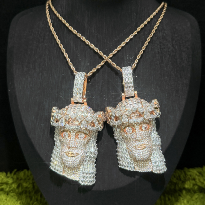 Moissanite Four-Leaf Clover Headdress Jesus Pendant