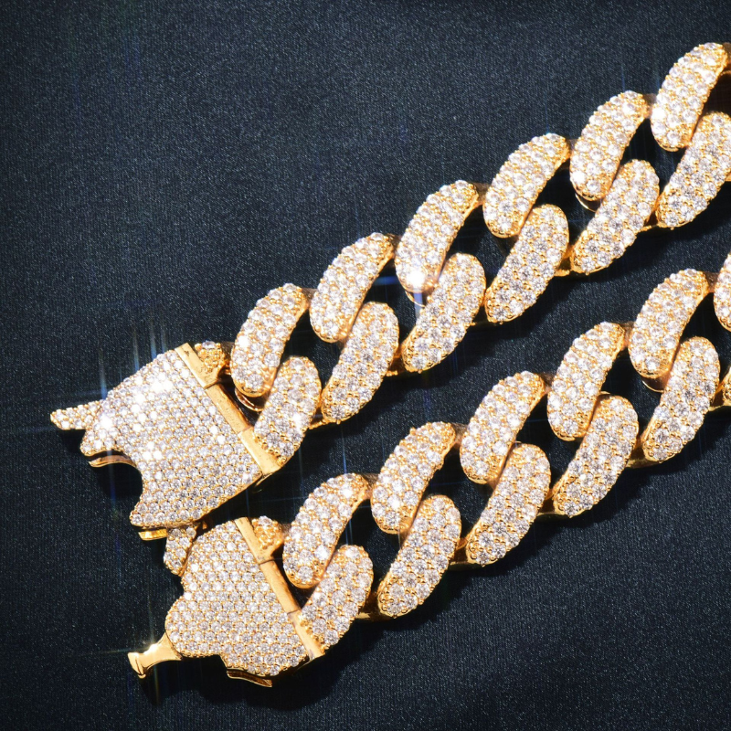 18mm Moissanite Hip Hop Crescent Buckle Cuban Chain