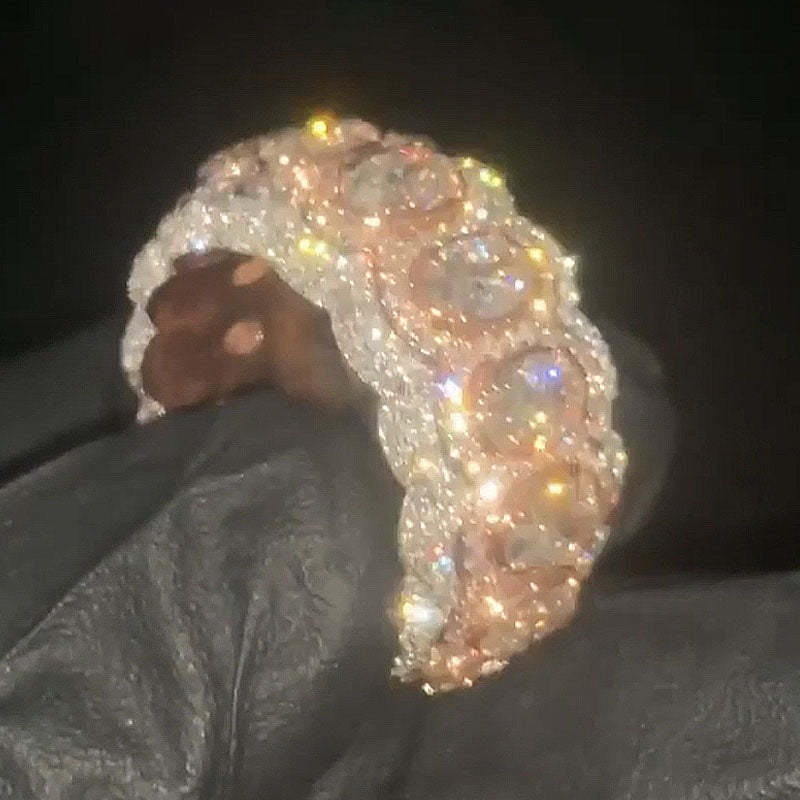 Moissanite Patterned Edge Design Oval Goose Egg Diamond Ring