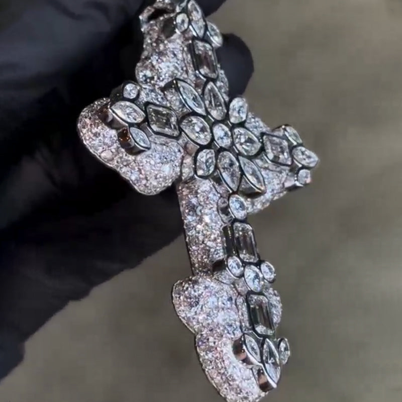 Cross Special Inlaid Gravity Moissanite Pendant
