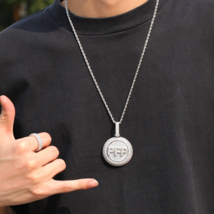 Moissanite Creative Custom Letter Rotating Circular Pendant