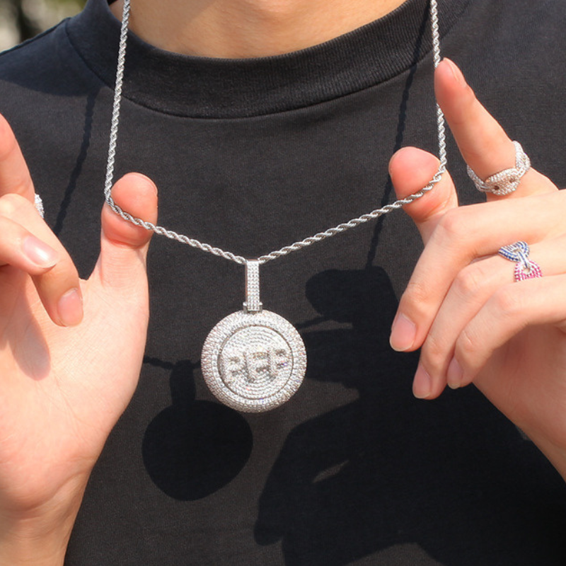 Moissanite Creative Custom Letter Rotating Circular Pendant