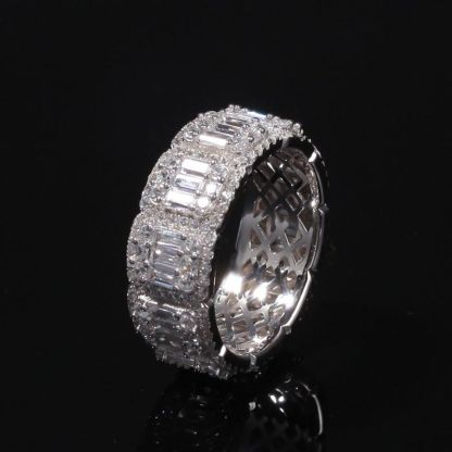 8mm Moissanite Baguette-Cut Halo Band in White Gold