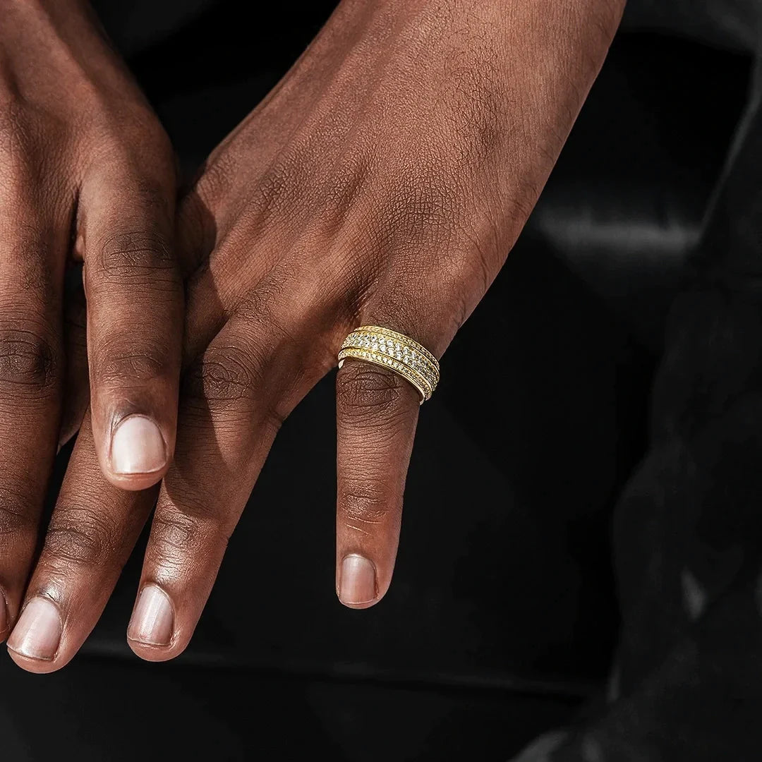 Round Cut Moissanite Enlacement Ring