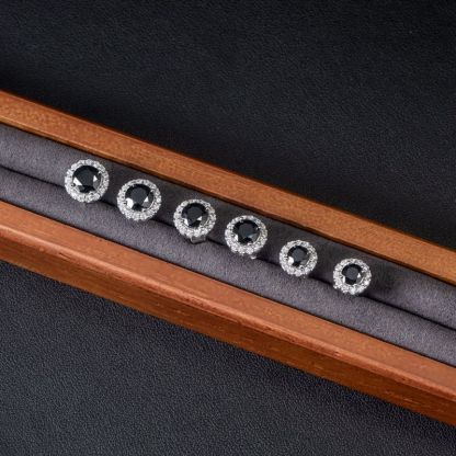 0.8 Carats *2 Round Black Halo VVS1 Moissanite Earrings in S925 Sterling Silver