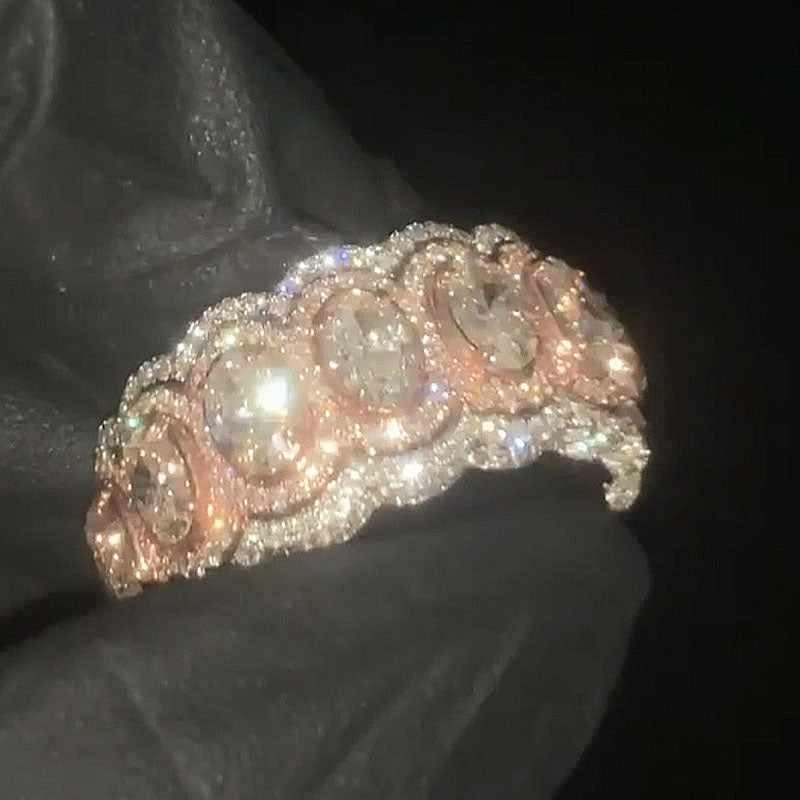 Moissanite Patterned Edge Design Oval Goose Egg Diamond Ring